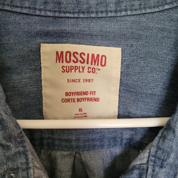 XL Boyfriend Fit Chambray with patch - Picture 4 of 5